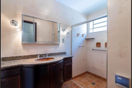 Casa à venda com 200m², 4 quartos e 2 vagasBanheiro da Suíte