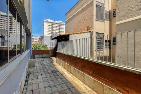 Apartamento à venda com 76m², 2 quartos e 1 vagaÁrea comum