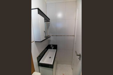 Banheiro de casa para alugar com 1 quarto, 28m² em São Francisco, Niterói