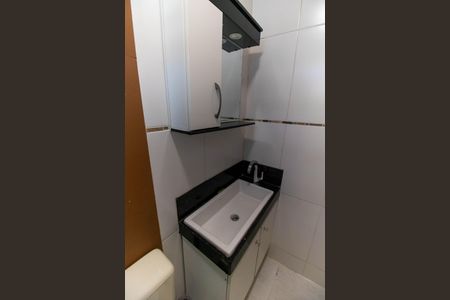 Banheiro de casa para alugar com 1 quarto, 28m² em São Francisco, Niterói