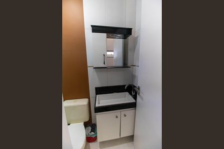 Banheiro de casa para alugar com 1 quarto, 28m² em São Francisco, Niterói