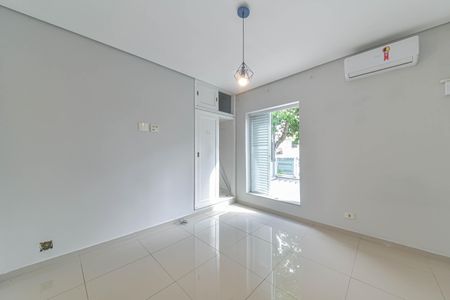 Casa à venda com 3 quartos, 180m² em Campo Belo, São Paulo