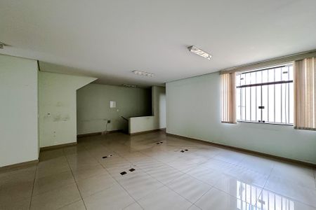 Casa à venda com 250m², 5 quartos e sem vagaSala