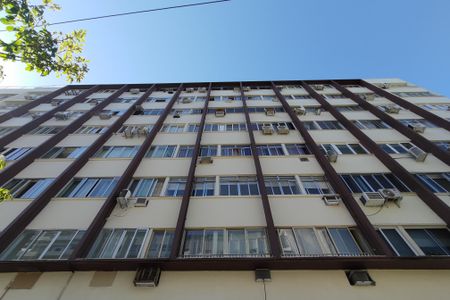 Apartamento para alugar com 81m², 2 quartos e sem vagaFachada e portaria