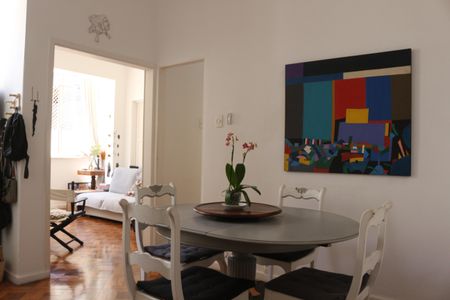 Apartamento para alugar com 81m², 2 quartos e sem vagaSala
