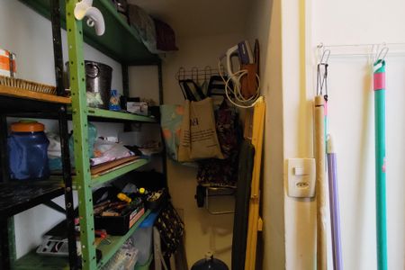 Apartamento para alugar com 81m², 2 quartos e sem vagaQuarto de Serviço