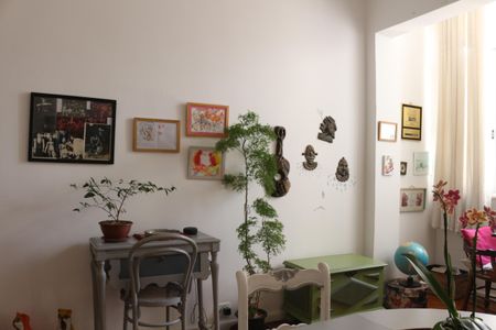 Apartamento para alugar com 81m², 2 quartos e sem vagaSala