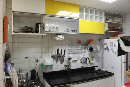 Apartamento para alugar com 81m², 2 quartos e sem vagaCozinha