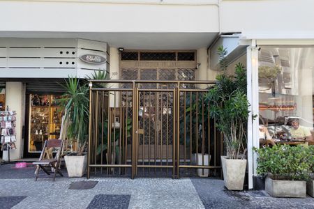 Apartamento para alugar com 81m², 2 quartos e sem vagaFachada e portaria