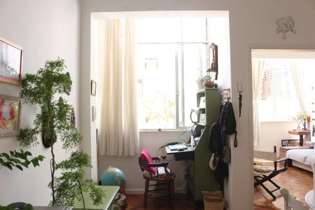 Sala de apartamento para alugar com 2 quartos, 81m² em Leblon, Rio de Janeiro