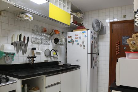 Apartamento para alugar com 81m², 2 quartos e sem vagaCozinha