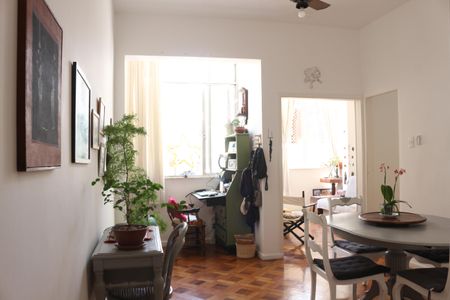 Sala de apartamento para alugar com 2 quartos, 81m² em Leblon, Rio de Janeiro