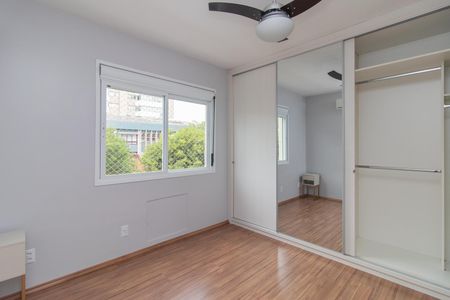 Quarto 2 de apartamento para alugar com 2 quartos, 66m² em Rio Branco, Porto Alegre