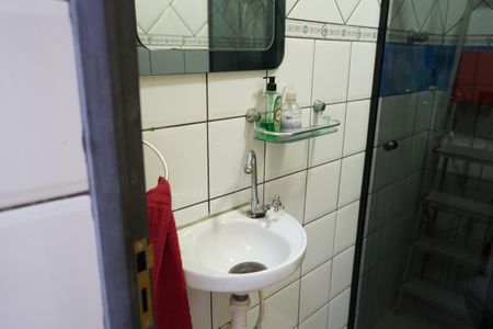 Casa à venda com 160m², 2 quartos e 2 vagasBanheiro de serviço