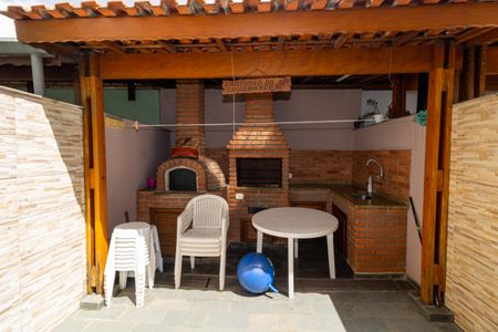 Casa de condomínio à venda com 120m², 2 quartos e 4 vagas Casa de condomínio à venda com 120m², 2 quartos e 4 vagasQuintal Gourmet