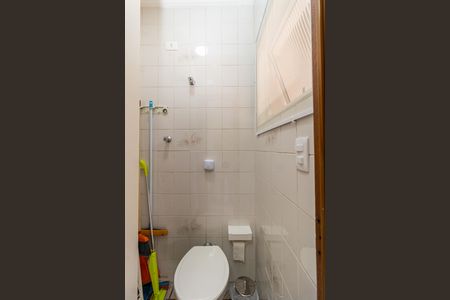 Casa de condomínio à venda com 120m², 2 quartos e 4 vagas Casa de condomínio à venda com 120m², 2 quartos e 4 vagasBanheiro de serviço