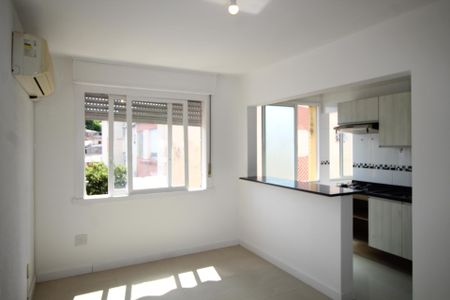 Sala de apartamento para alugar com 1 quarto, 55m² em Jardim do Salso, Porto Alegre