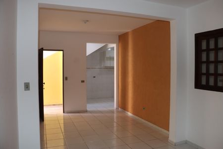 Casa para alugar com 2 quartos, 70m² em Jardim Sao Miguel, Cotia