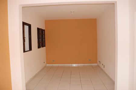 Casa para alugar com 2 quartos, 70m² em Jardim Sao Miguel, Cotia