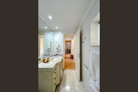 Apartamento à venda com 159m², 3 quartos e 2 vagasBanheiro