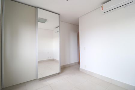 Quarto 2 - Suíte de apartamento para alugar com 2 quartos, 78m² em Martins, Uberlândia