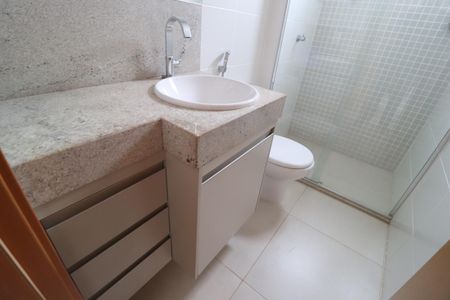 Apartamento para alugar com 78m², 2 quartos e 2 vagasBanheiro do Quarto 2