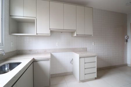 Apartamento para alugar com 78m², 2 quartos e 2 vagasCozinha