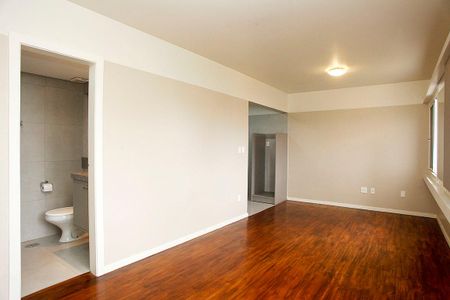 Studio Sala / Quarto de kitnet/studio à venda com 1 quarto, 30m² em Centro Histórico, Porto Alegre