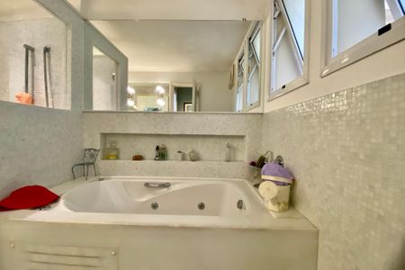 Apartamento para alugar com 227m², 3 quartos e 1 vagaBanheiro social 