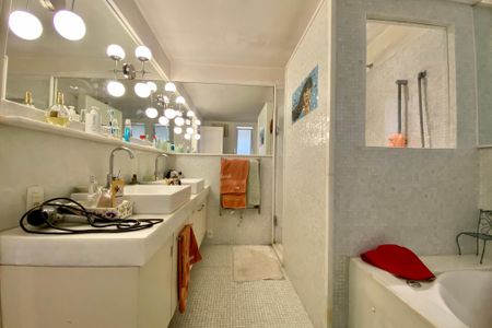 Apartamento para alugar com 227m², 3 quartos e 1 vagaBanheiro social 