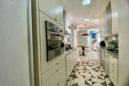 Apartamento para alugar com 227m², 3 quartos e 1 vagaCozinha