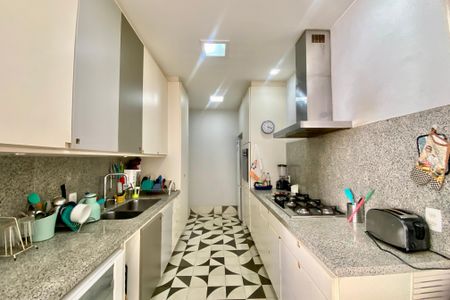 Apartamento para alugar com 227m², 3 quartos e 1 vagaCozinha 