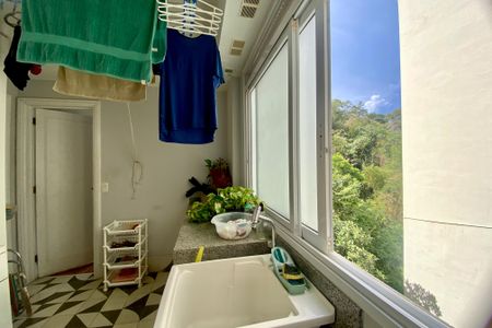 Apartamento para alugar com 227m², 3 quartos e 1 vagaÁrea de Serviço