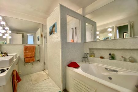 Apartamento para alugar com 227m², 3 quartos e 1 vagaBanheiro social 