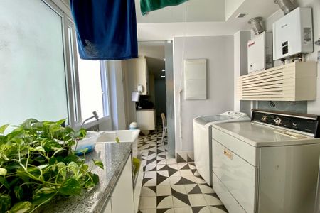 Apartamento para alugar com 227m², 3 quartos e 1 vagaÁrea de Serviço