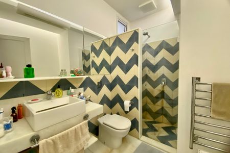 Apartamento para alugar com 227m², 3 quartos e 1 vagaBanheiro da suíte 