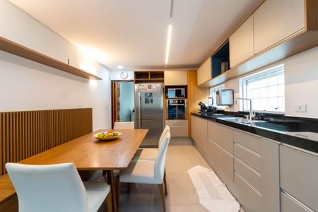 Casa à venda com 103m², 3 quartos e 2 vagasCozinha