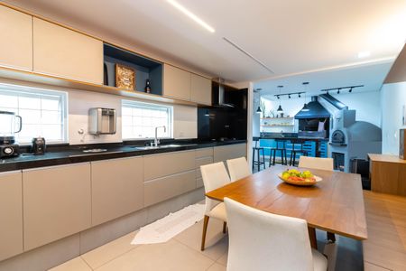 Casa à venda com 103m², 3 quartos e 2 vagasCozinha