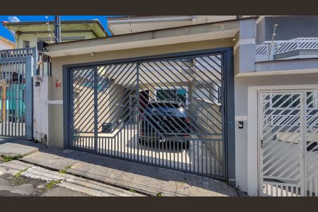 Casa à venda com 103m², 3 quartos e 2 vagasFachada