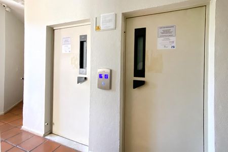 Apartamento à venda com 45m², 2 quartos e 1 vagaElevadores