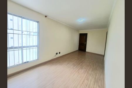 Sala de apartamento para alugar com 3 quartos, 70m² em Iapi, Osasco