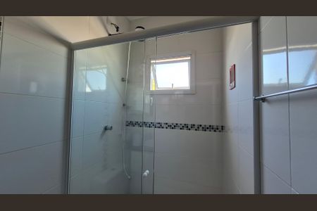 Casa de condomínio à venda com 130m², 2 quartos e 2 vagasBanheiro da suíte