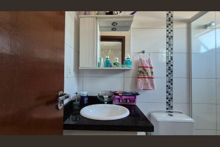 Casa de condomínio à venda com 130m², 2 quartos e 2 vagasBanheiro da suíte 2