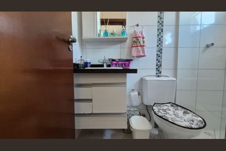 Casa de condomínio à venda com 130m², 2 quartos e 2 vagasBanheiro da suíte 2