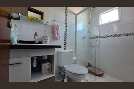 Casa de condomínio à venda com 130m², 2 quartos e 2 vagasBanheiro da suíte