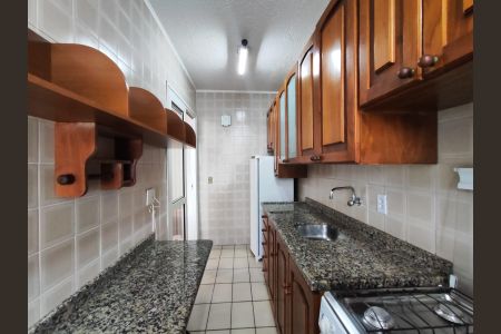 Cozinha  de apartamento à venda com 3 quartos, 83m² em Padre Reus, São Leopoldo