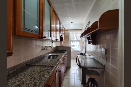 Cozinha  de apartamento à venda com 3 quartos, 83m² em Padre Reus, São Leopoldo