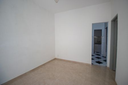 Sala de casa para alugar com 1 quarto, 50m² em Ramos, Rio de Janeiro