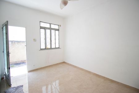Sala de casa para alugar com 1 quarto, 50m² em Ramos, Rio de Janeiro