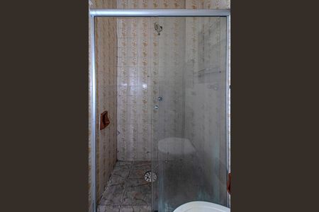 banheiro social_4 de casa para alugar com 2 quartos, 70m² em Parque Bristol, São Paulo